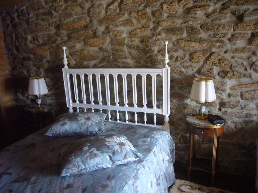Casa Do Monge Guest House Leomil Стая снимка