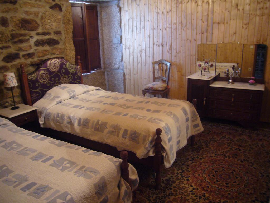 Casa Do Monge Guest House Leomil Стая снимка